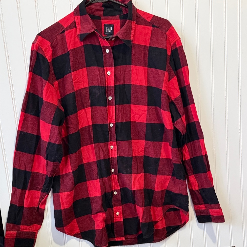 GAP ladies large tall buffalo plaid Red and Black Checkered Shirt